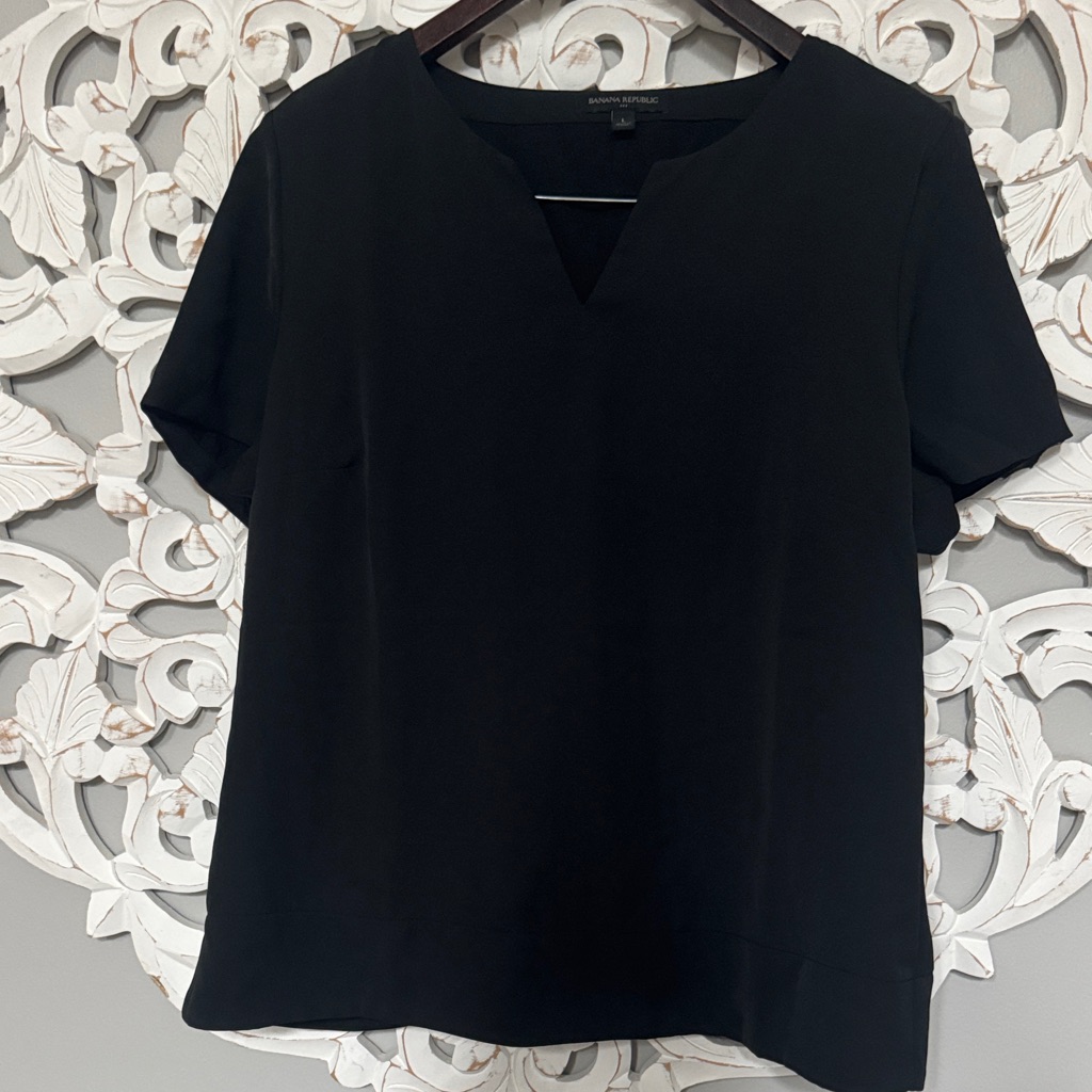 Banana Republic Black Short Sleeve V-Neck Top